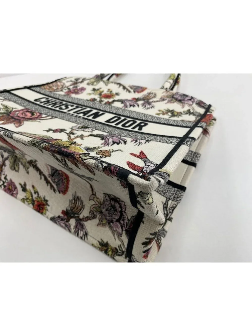 Dior Tote Book White